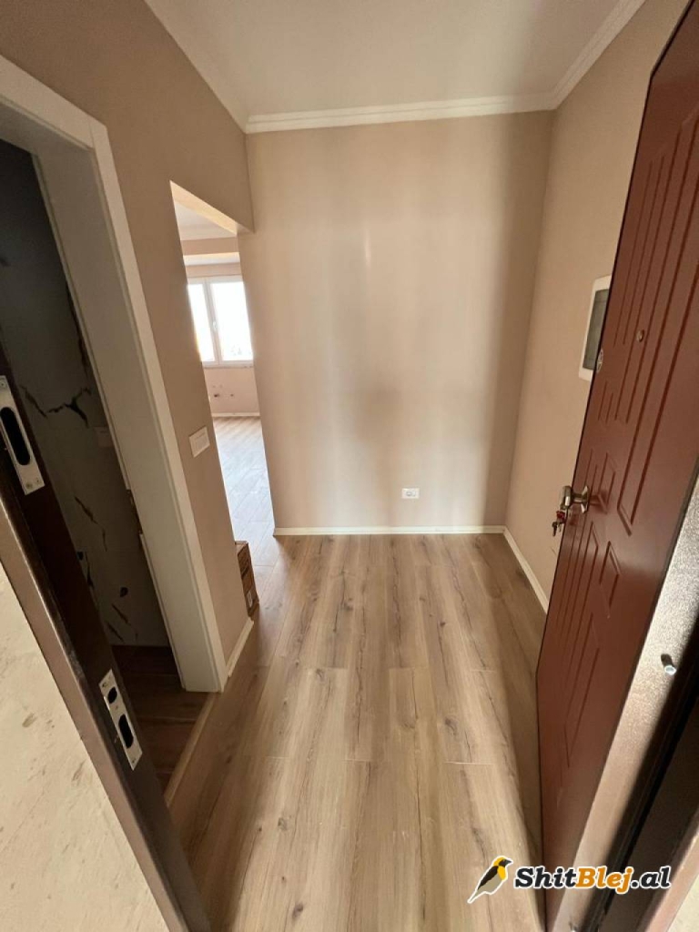 Duplex Mbi Komunen e Parisit..!!