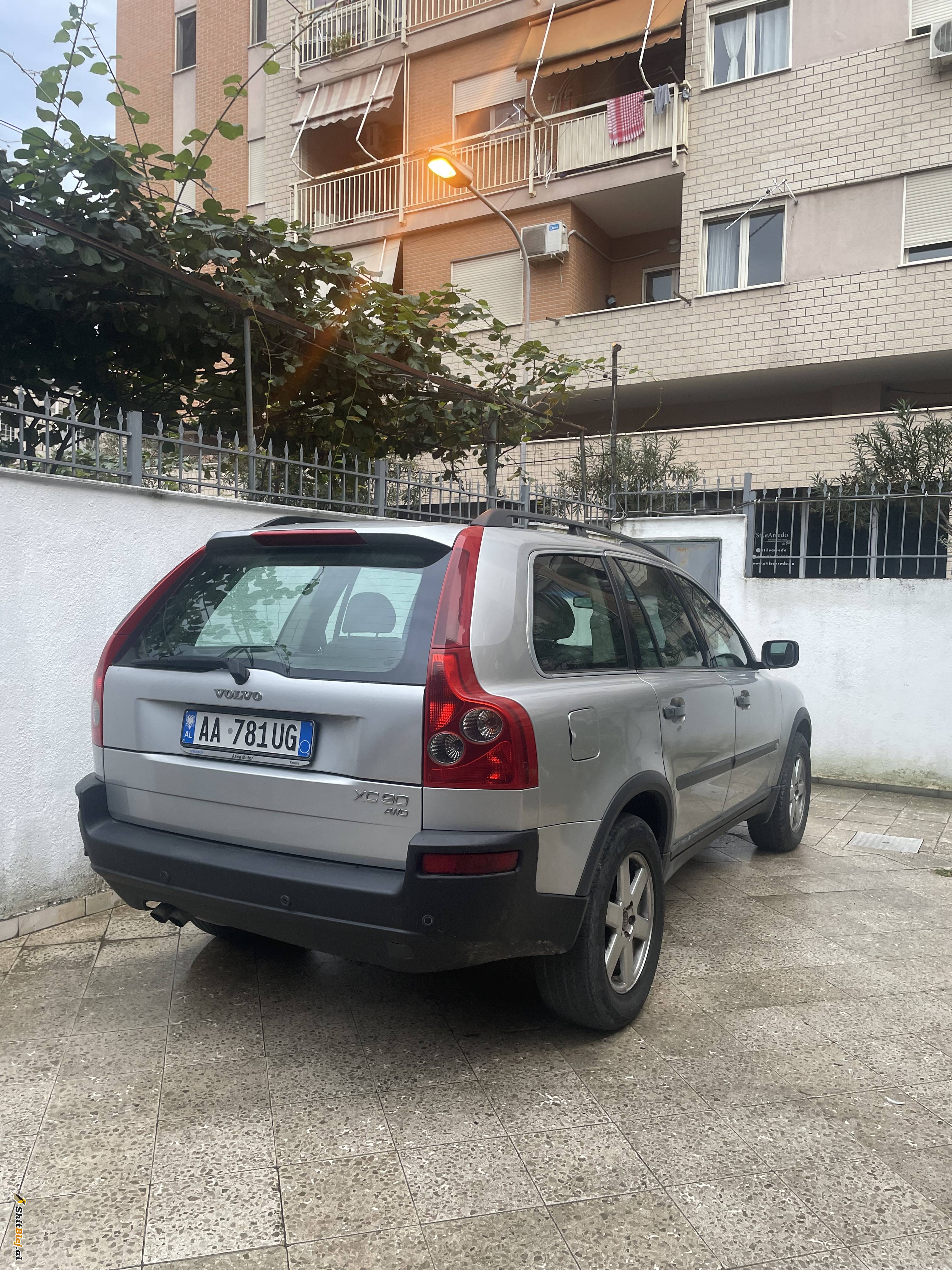 Volvo XC90 2004