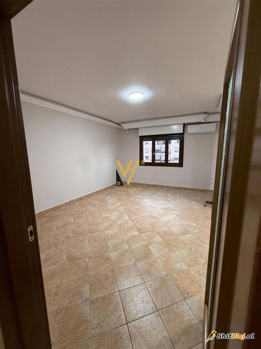ZYRE 165 M2 TE KOMUNA E PARISIT 1.200 EU