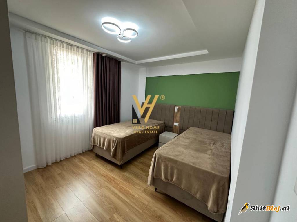  2+1 ME QERA NE QENDER 1.100 EURO