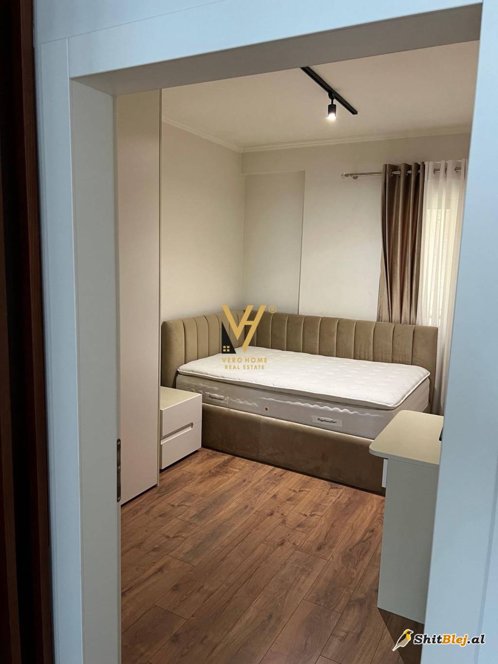  2+1+2 TE NENKALIMI I KRISTALIT 800 EURO