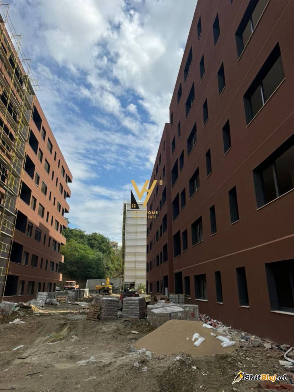  2+1+2 TE RRUGA E ELBASANIT 246.000 EURO