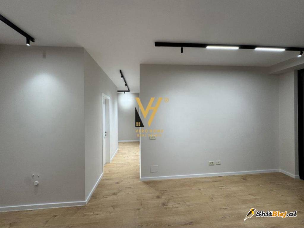  ZYRE 94 M2 TE RRUGA DURRESIT 1.000 EURO