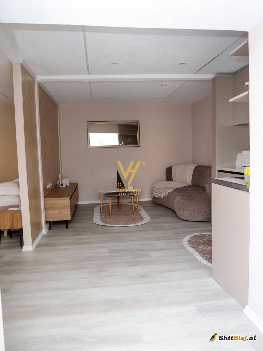 SHTEPI ME QIRA NE QENDER 1.200 EURO