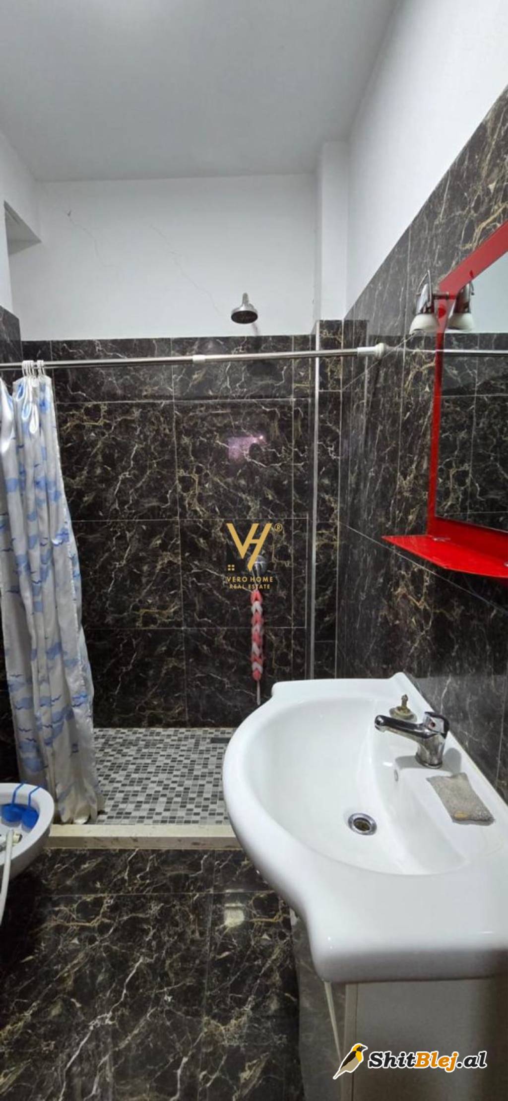 ZYRE 60 M2 ME QERA MYSLYM SHYRI 550 EUR