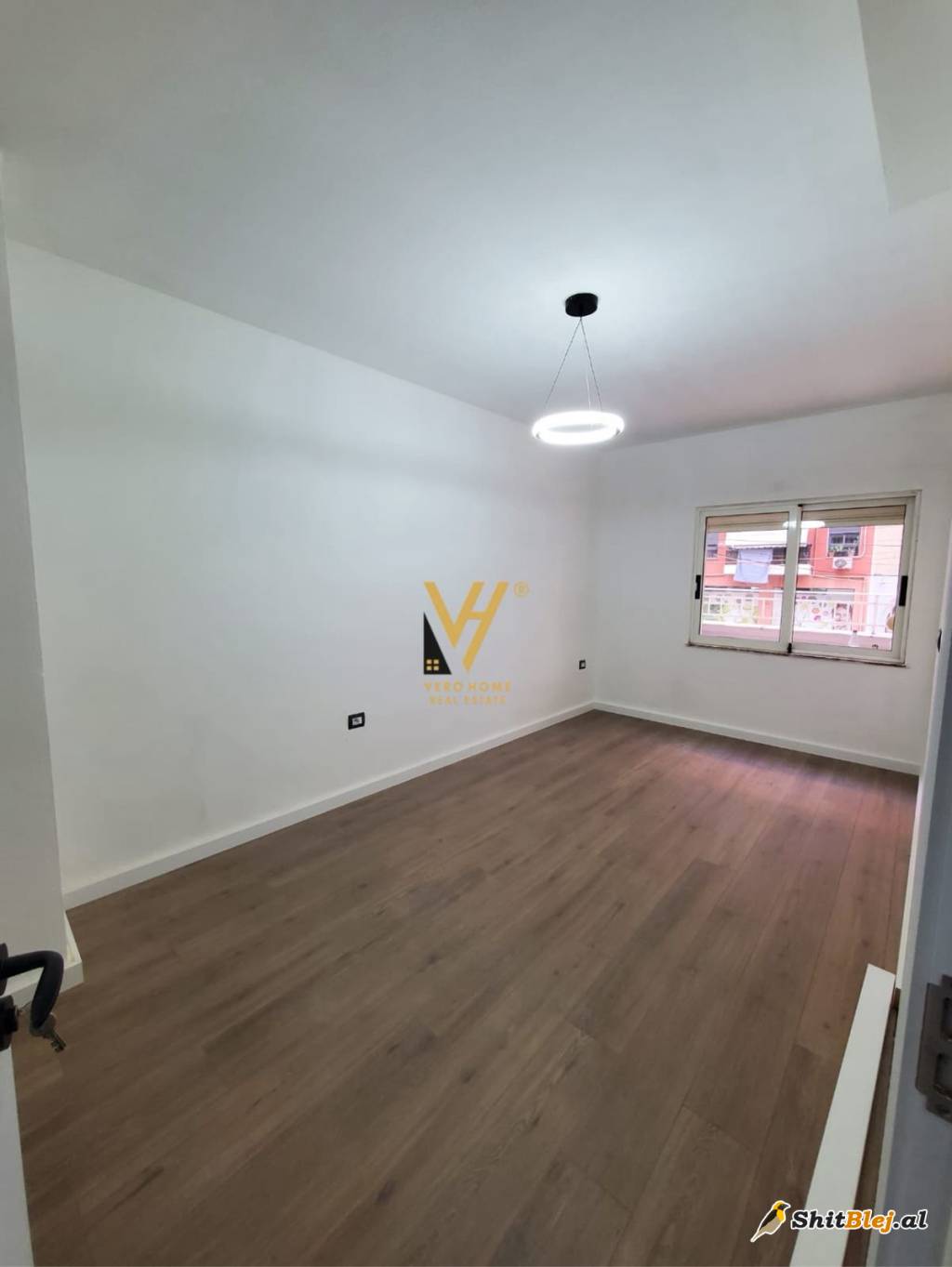  1+1 TE KOMUNA E PARISIT 190.000 EURO