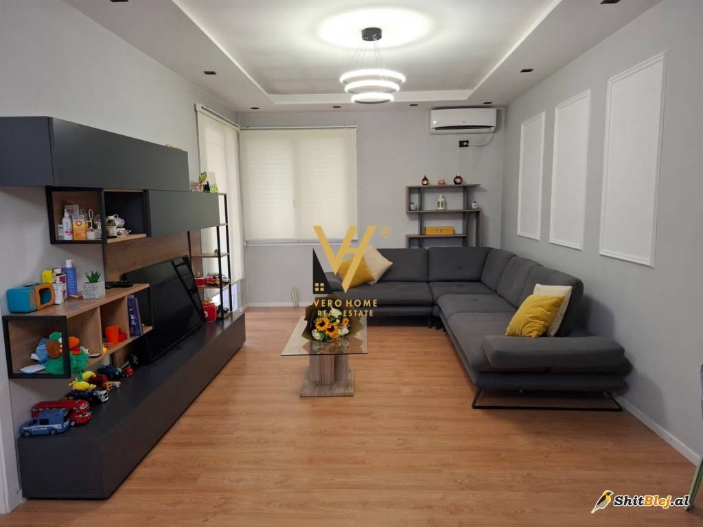 2+1+BLK ME QERA KOPSHTI BOTANIK 800 EURO