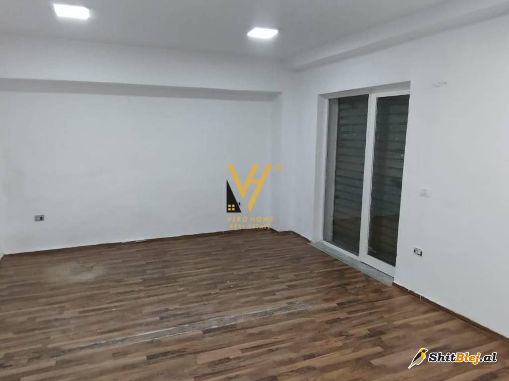 AMBIENT NE MYSLYM SHYRI 400 EURO