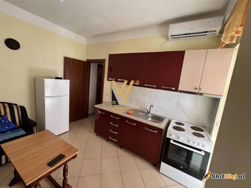 1+1+BLK ME QERA TEK RRUGA 5 MAJI 450 EUR