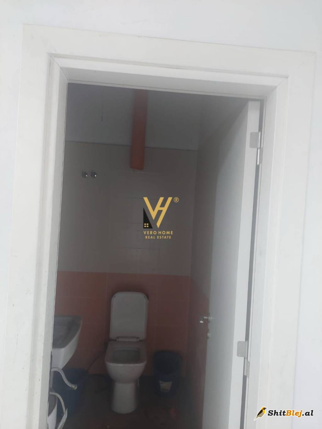 ZYRE TE KOMUNA E PARISIT 1.000 EURO