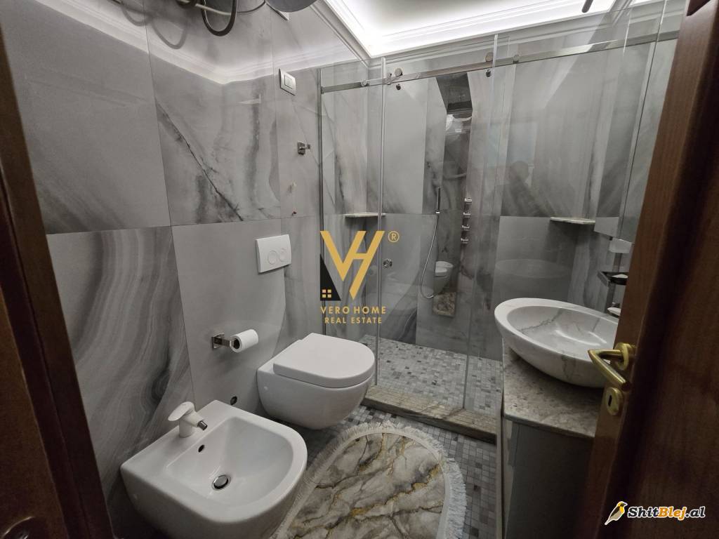 4+1+2 BLK TE BLV.ZOGU I PARE 600.000 EUR