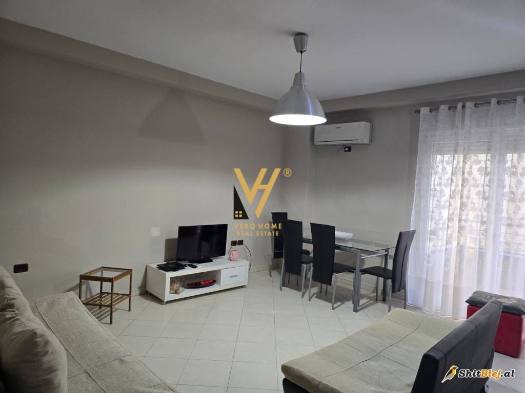 2+1+2 ME QERA TE KOPSHTI BOTANIK 600 EUR