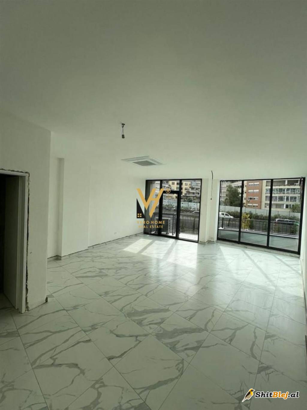 ZYRE 55 M2 ME QERA TE LAKE VIEW 1.000 EU