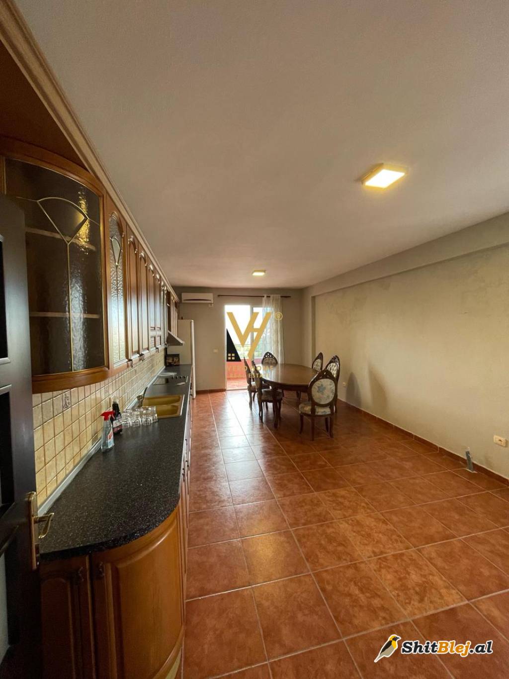 ZYRE 300 M2 TE KOMUNA E PARISIT 2500 EUR