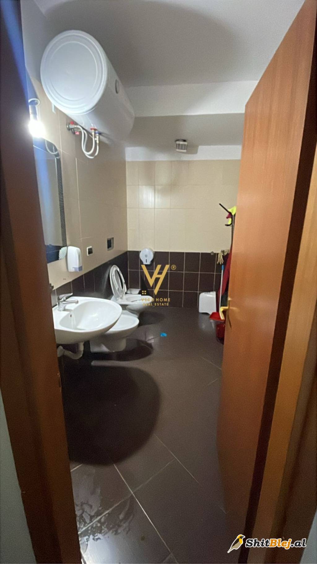 ZYRE 300M2 ME QERA TE SELVIA 2.700 EURO