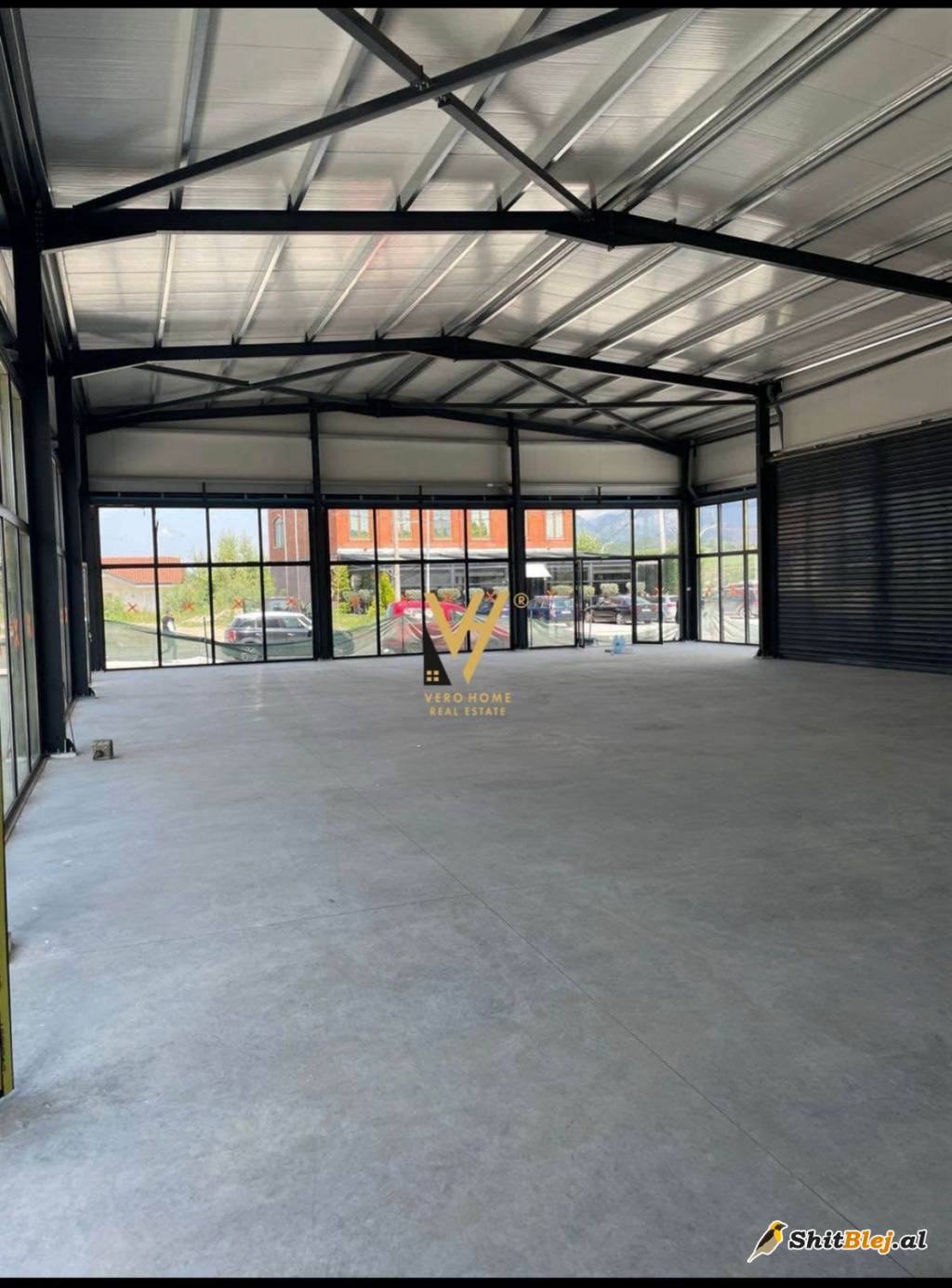 KAPANON 1.400 M2 NE ZALL HERR 2.000 EURO