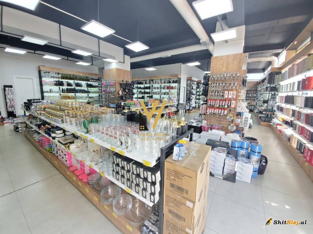 413M2 TE KOMUNA E PARISIT 1.600.000 EURO