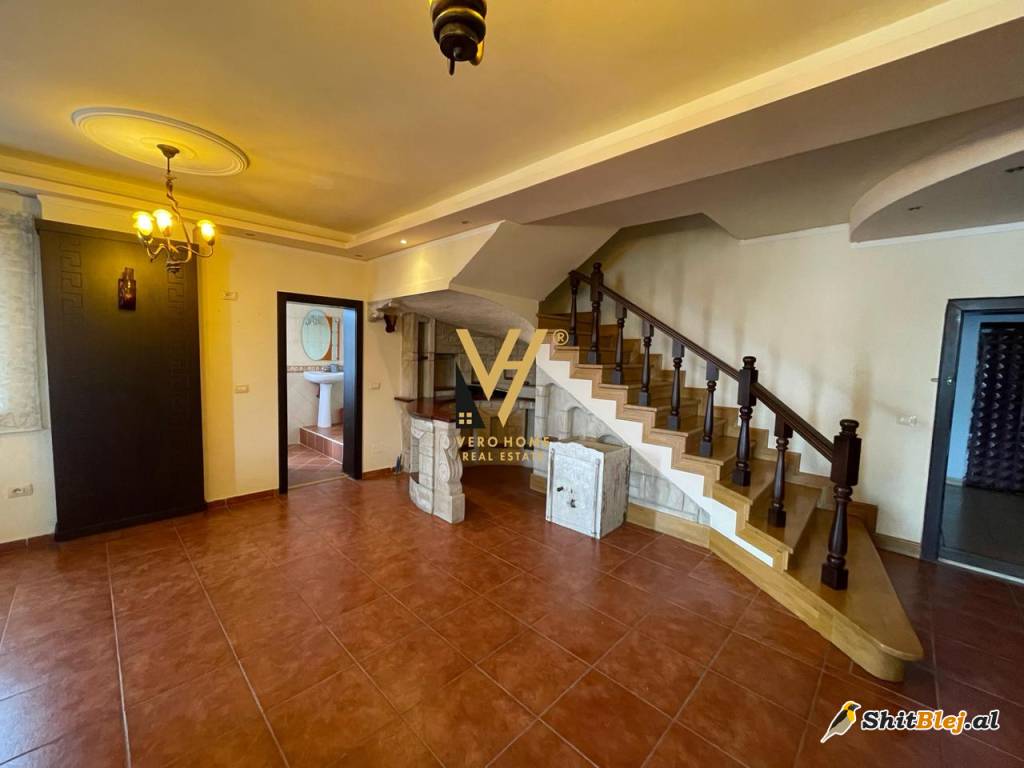 ZYRE 300 M2 TE KOMUNA E PARISIT 2500 EUR