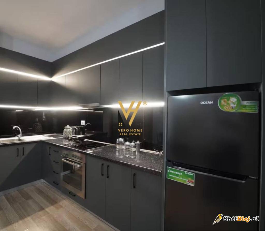 1+1+BLK ME QIRA NE QENDER 700 EURO