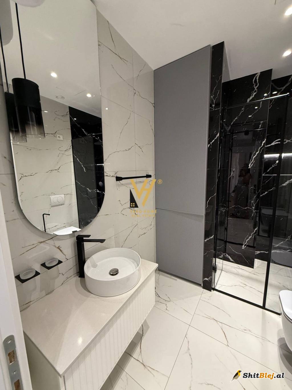 2+1+2 BLK TE LIQENI ARTIFICIAL 1.900 EUR