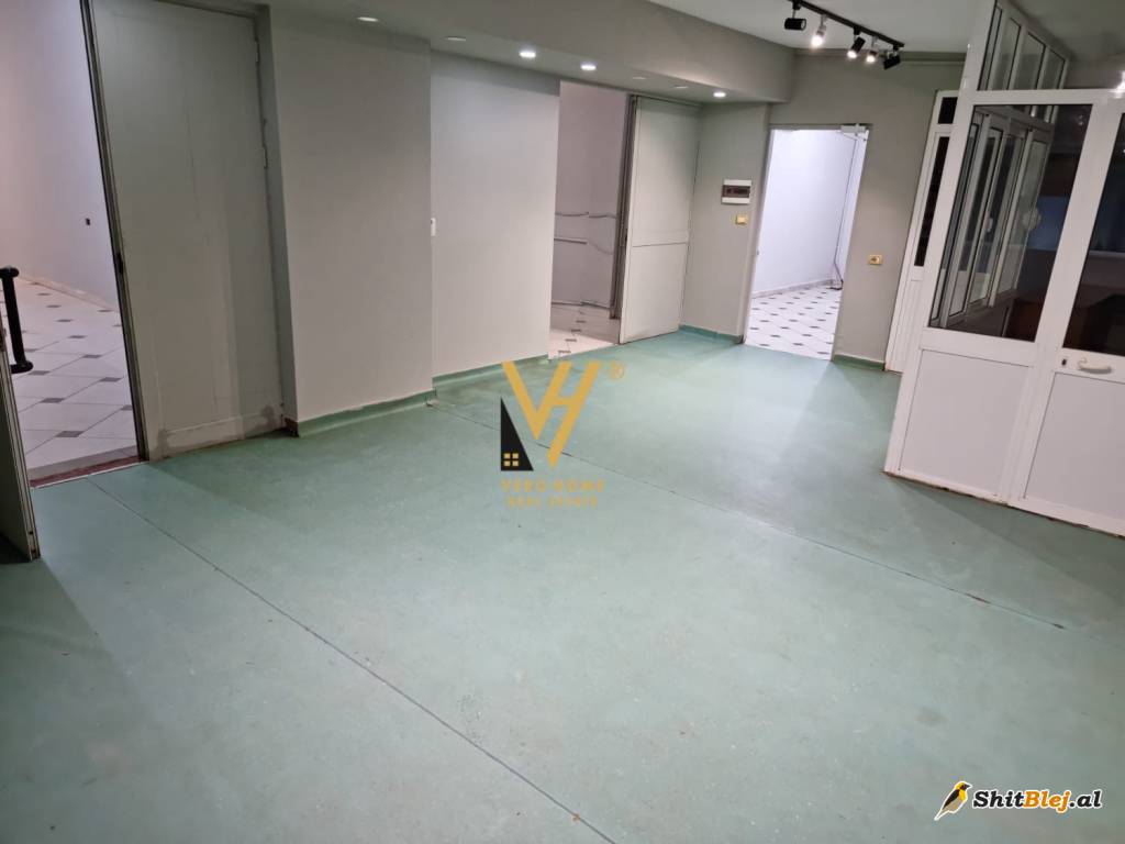 MAGAZINE 300 M2 NE SELITE 360.000 EURO