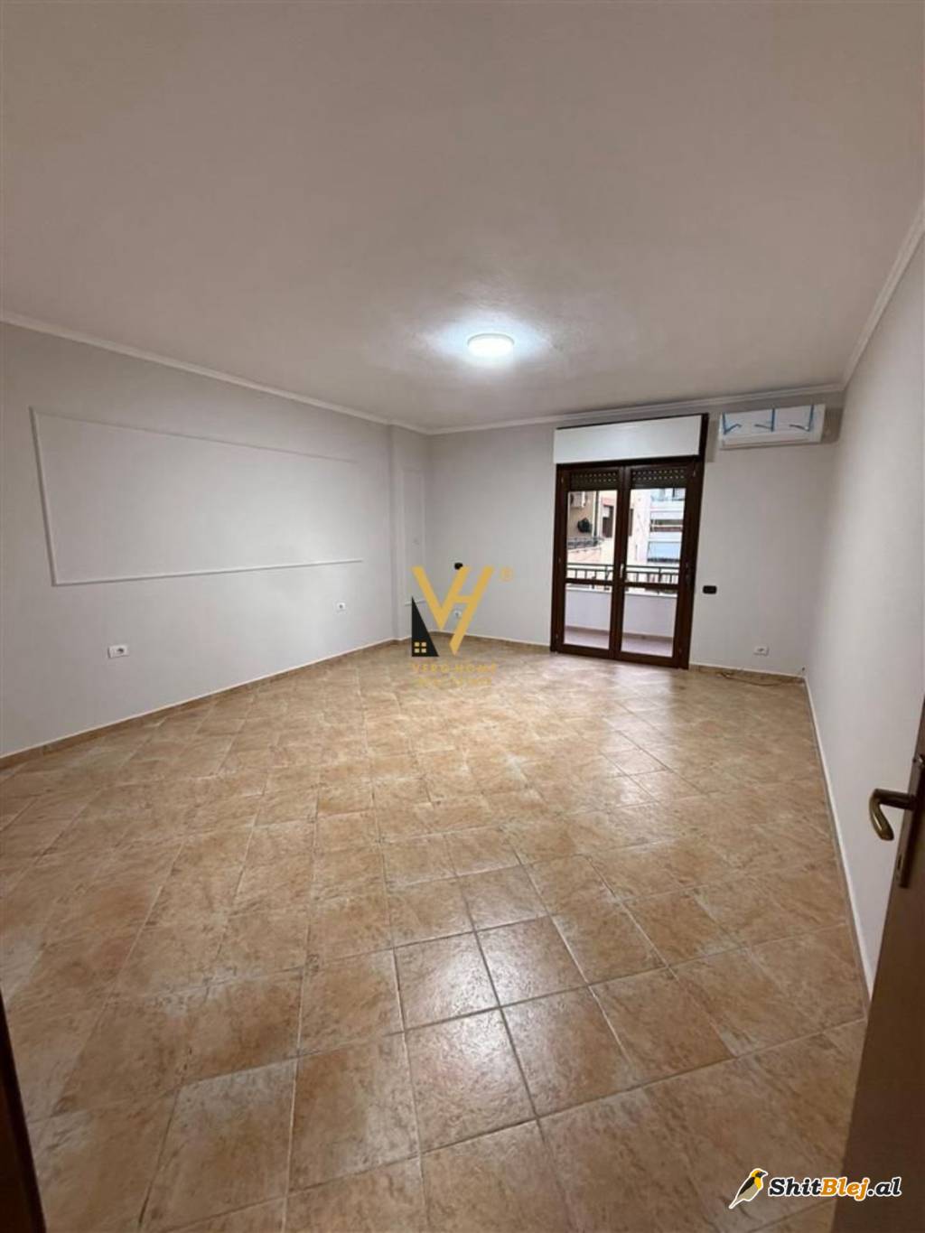 ZYRE 165 M2 TE KOMUNA E PARISIT 1.200 EU