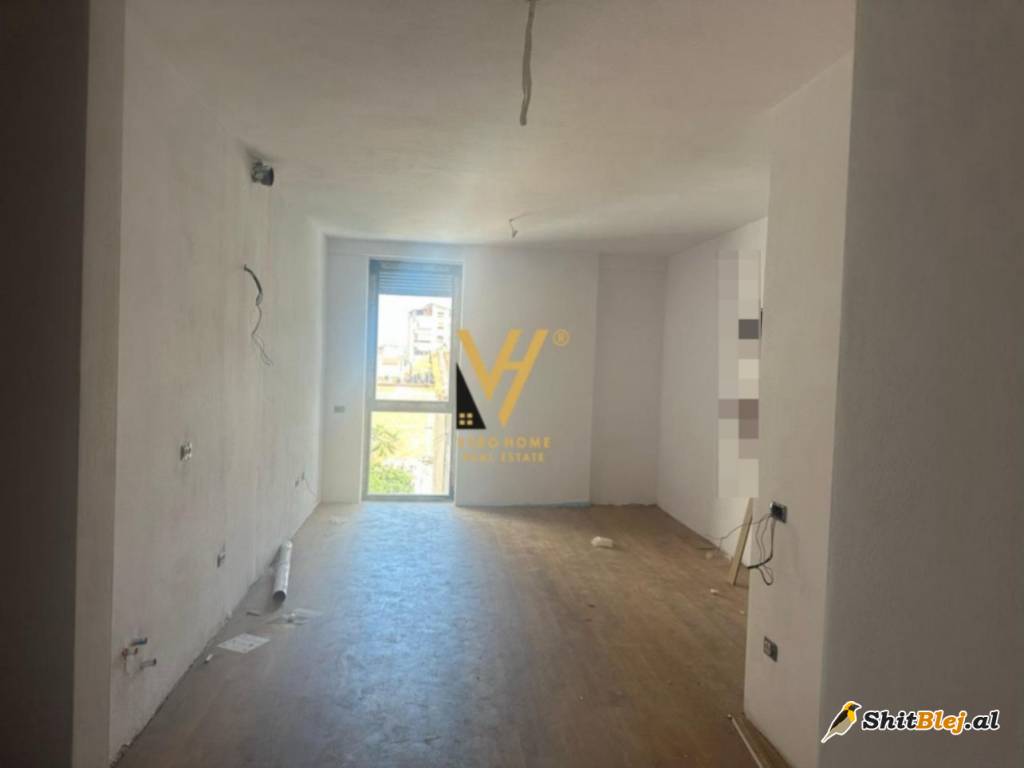 ZYRE 56 M2 TE SHKOLLA E KUQE 550 EURO