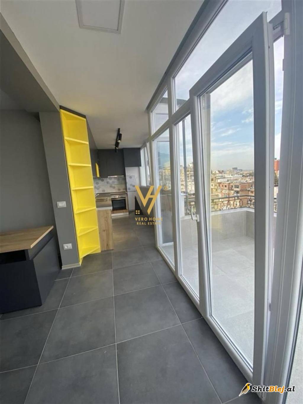 ZYRE 100 M2 TE LICEU ARTISTIK 500 EURO