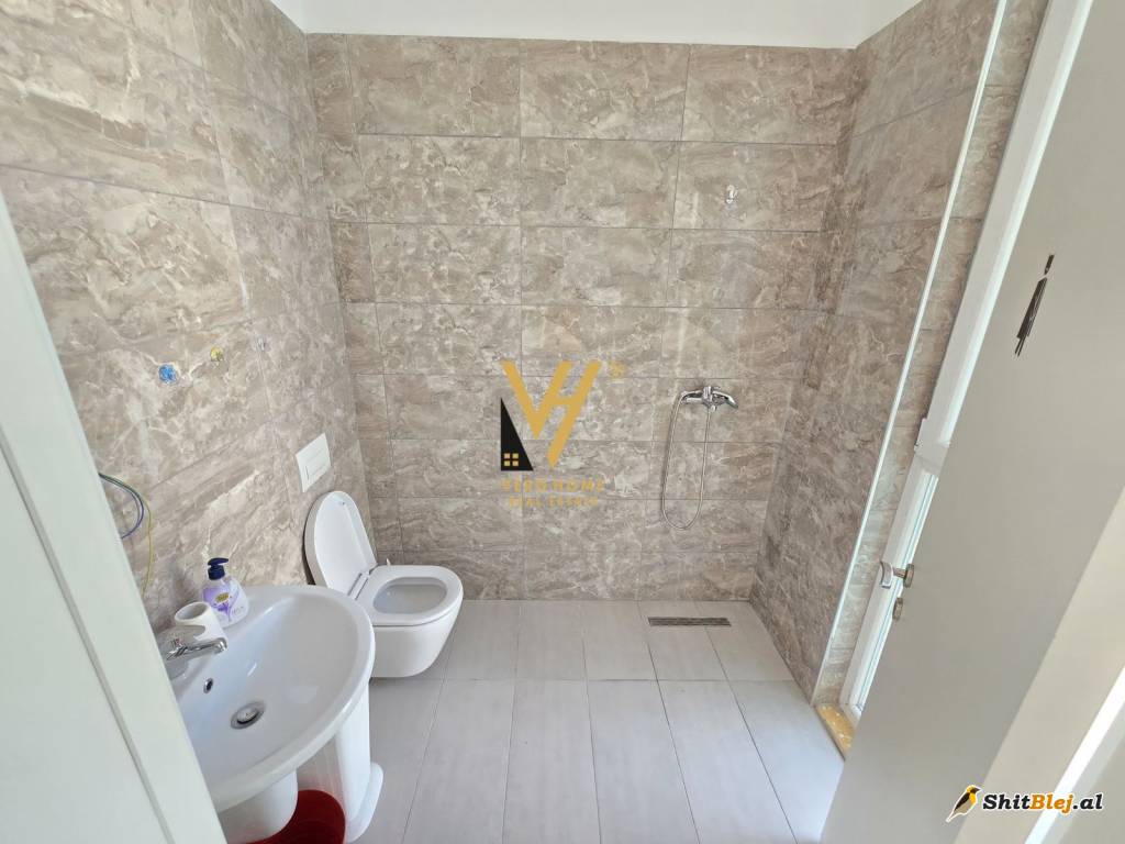 ZYRE 110 M2 ME QERA TE NISHARAKU 1.000 E