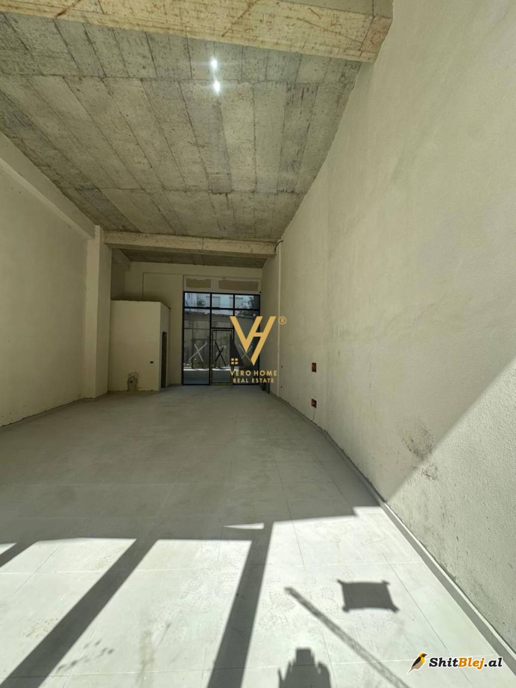 DYQAN 67 M2 TE PAZARI I RI 1.200 EURO