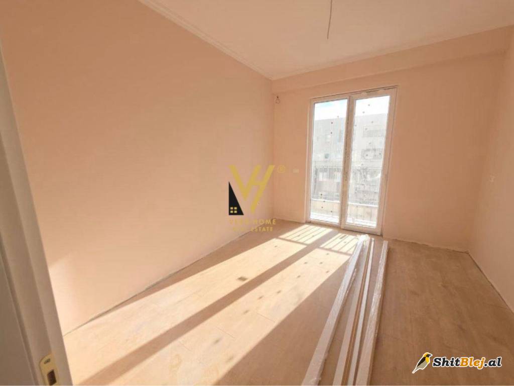  2+1+2 TE KOMUNA E PARISIT 1.100 EURO