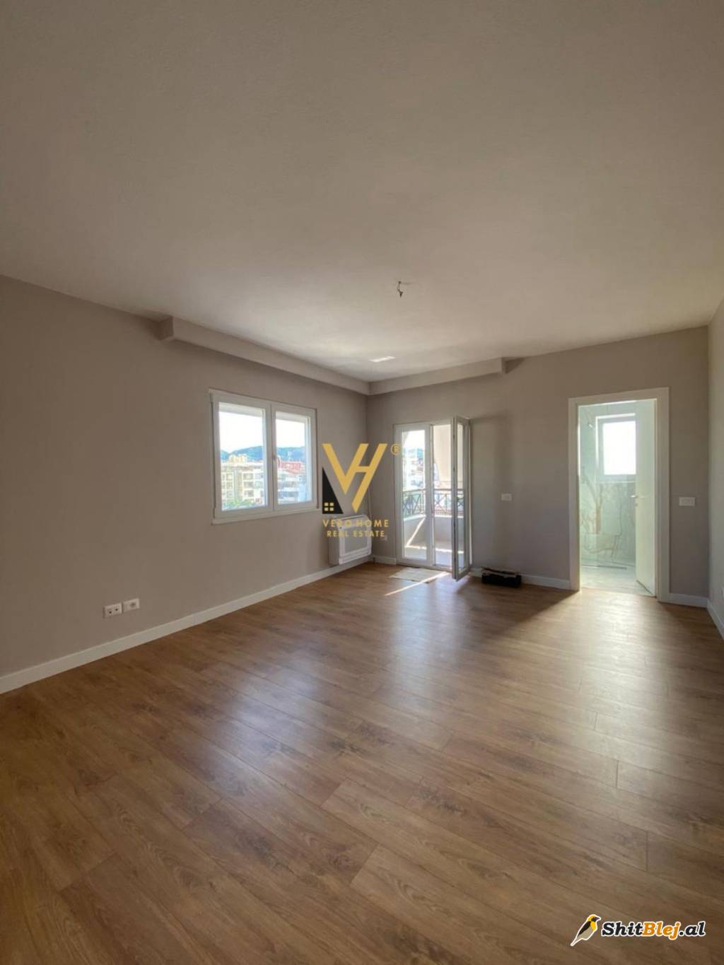 ZYRE 130 M2 ME QERA NE BLLOK 2.000 EURO