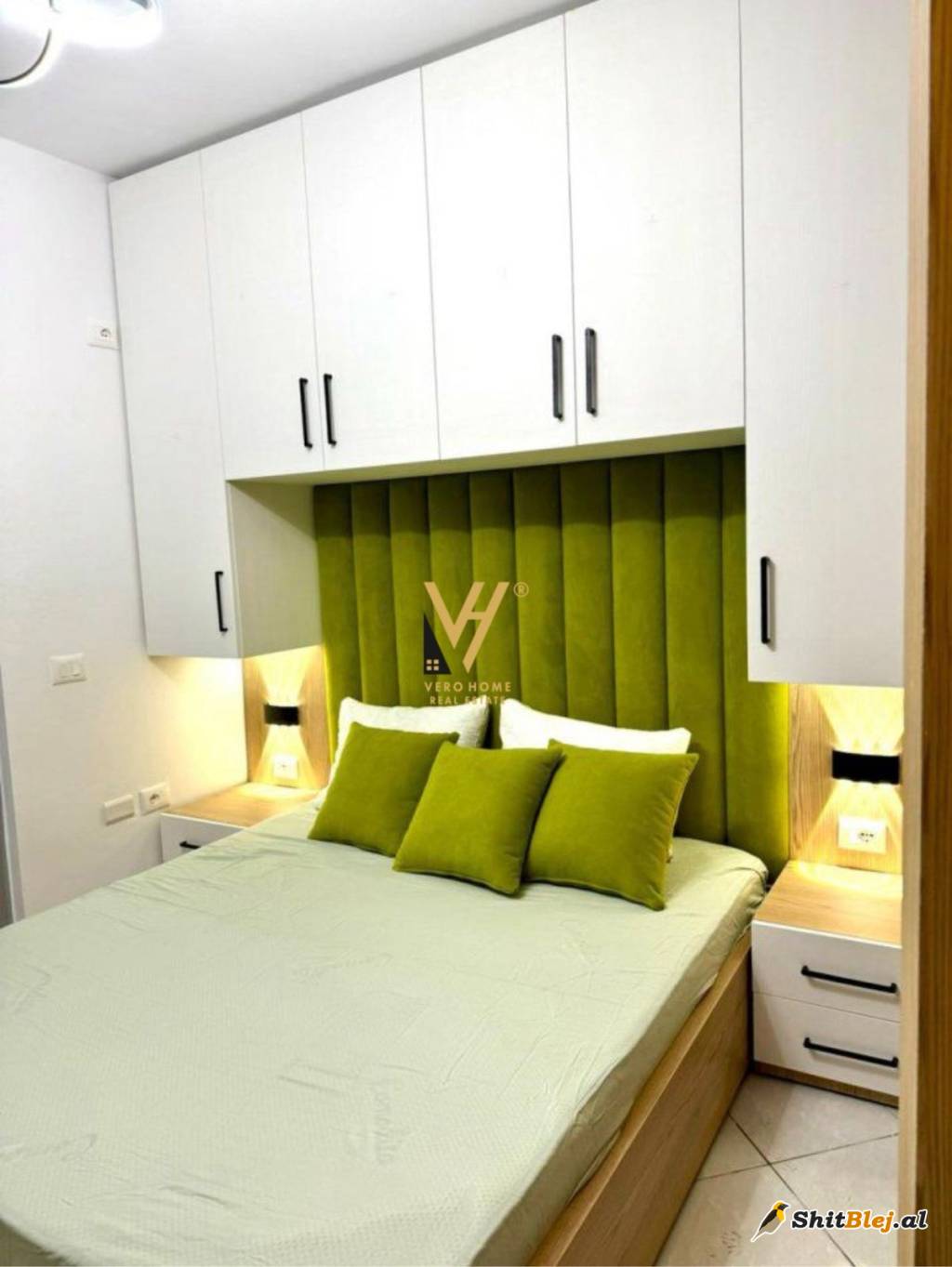 GARSONIERE PRANE KRISTAL CENTER 500 EURO