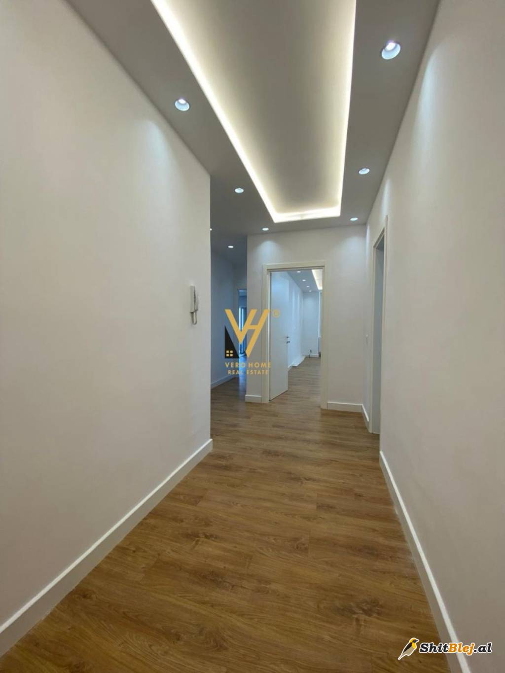 ZYRE 130 M2 ME QERA NE BLLOK 2.000 EURO