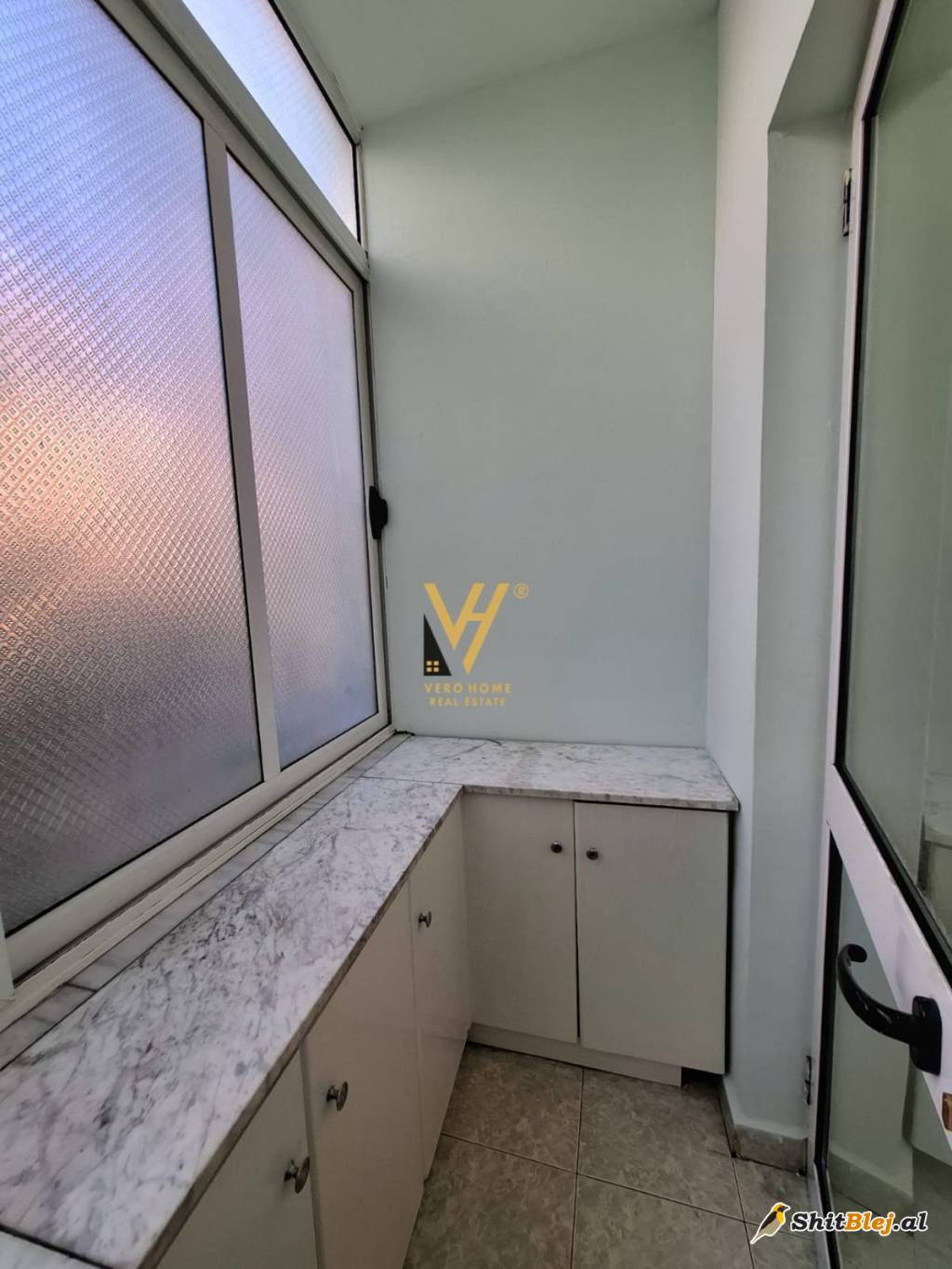  1+1 ME QERA TE KOMUNA E PARISIT 550 EUR