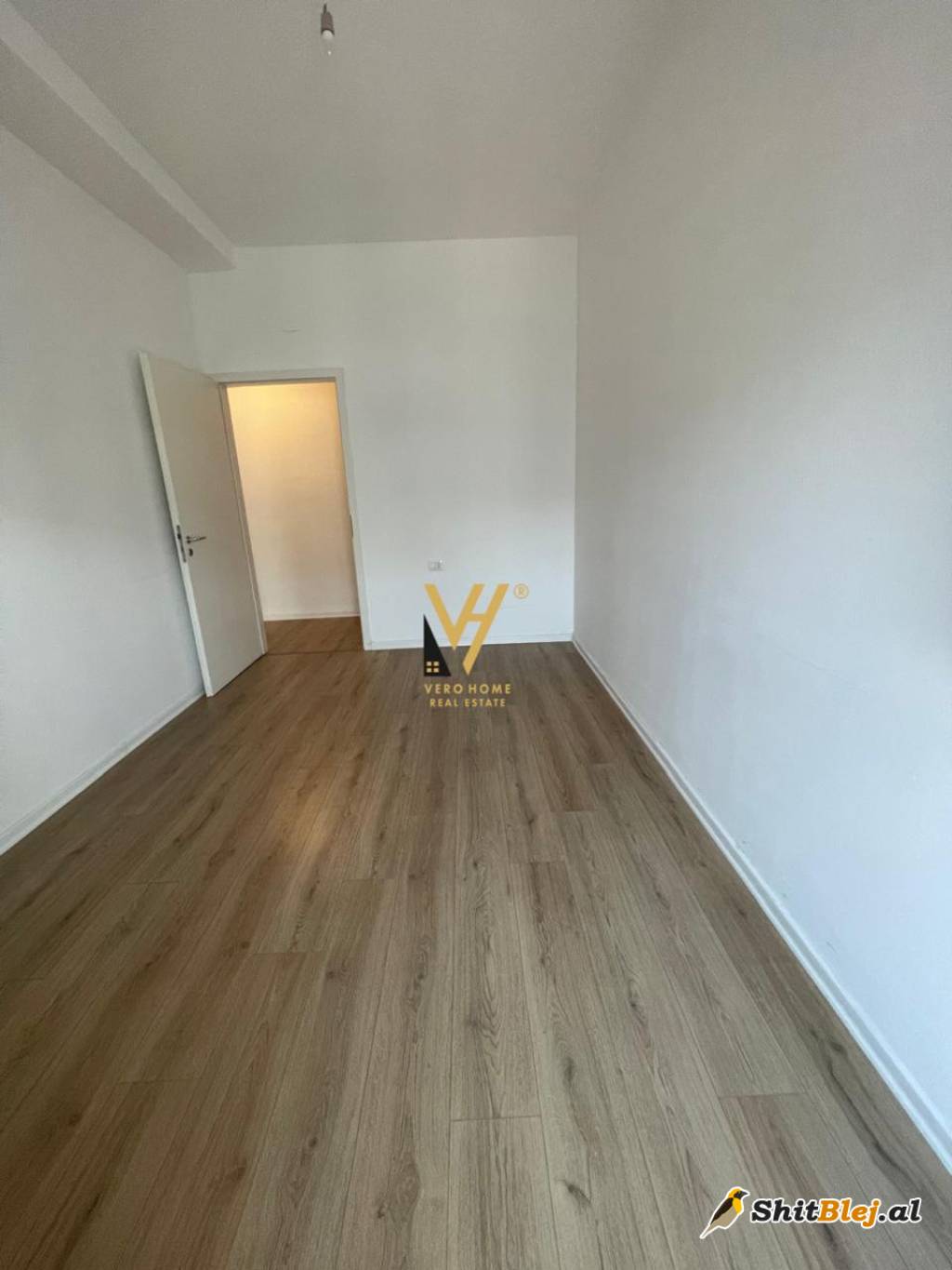 ZYRE 115M2 ME QERA TE 21 DHJETORI 600 EU