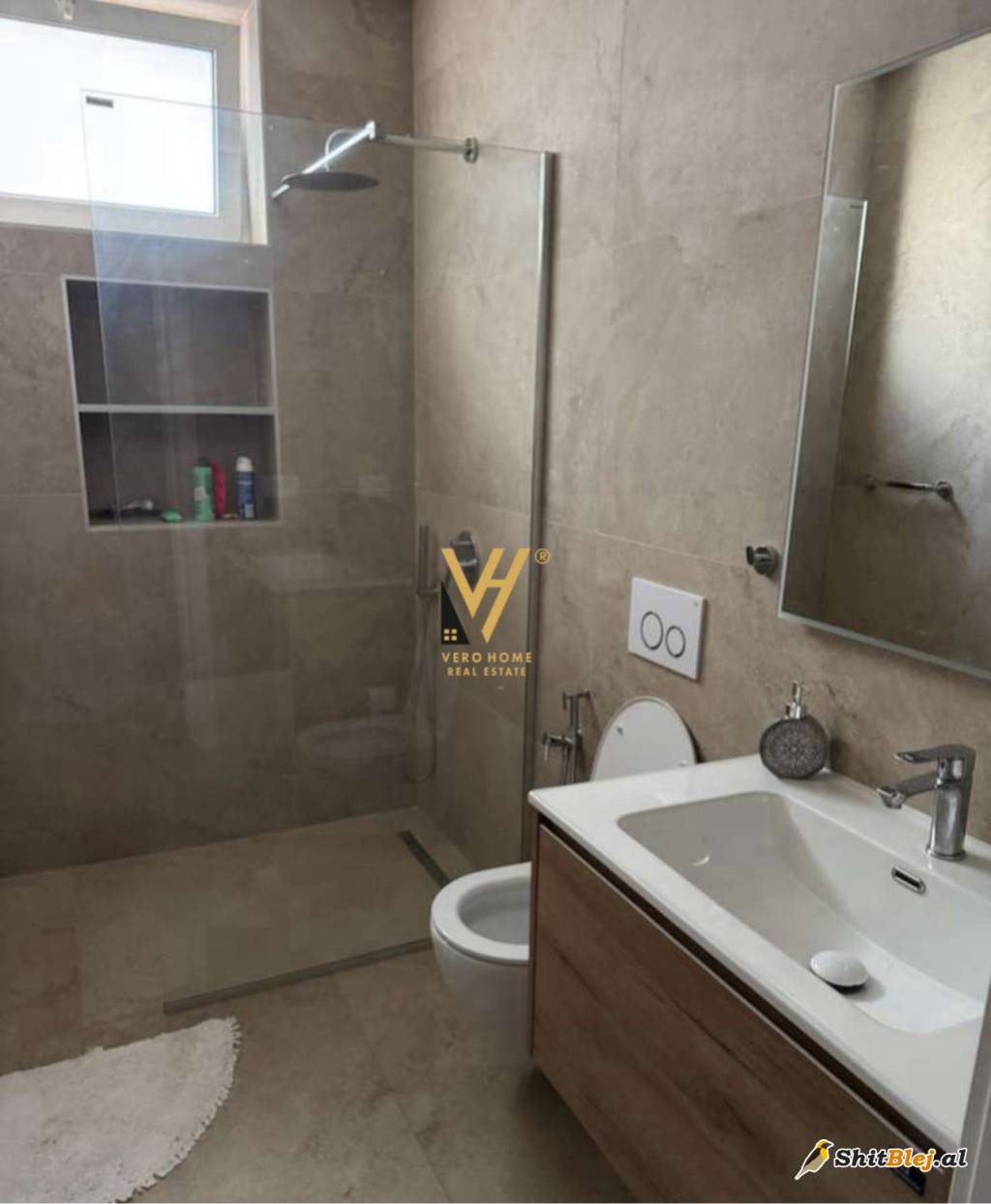 2+1 ME QERA NE QENDER 950 EURO