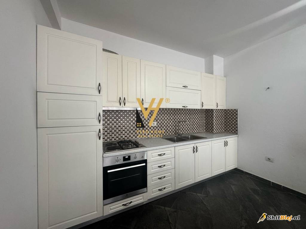  APARTAMENT 1+1 ME QERA NE ASTIR 400 EUR
