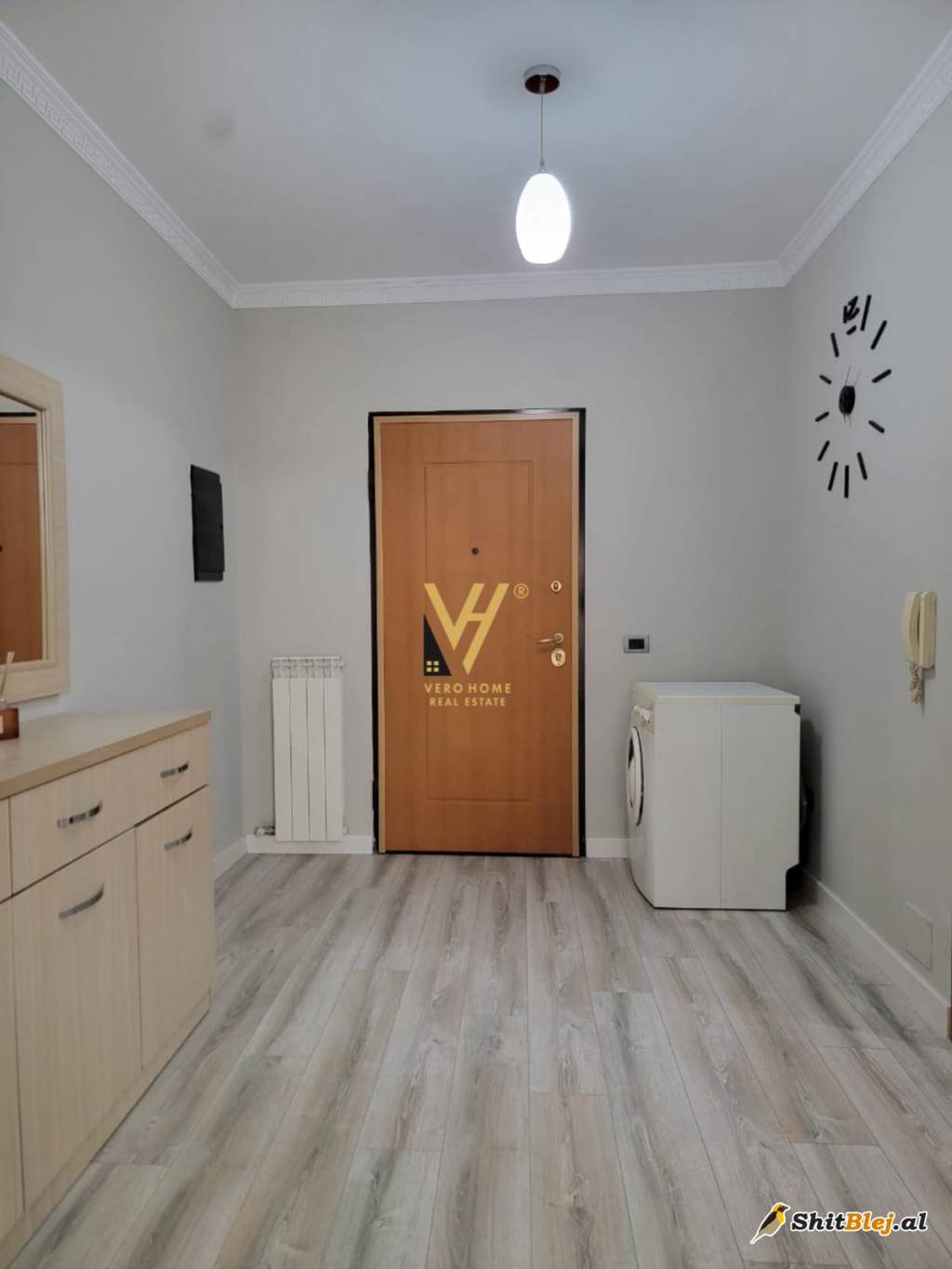 2+1+2+BLK TE KOMUNA E PARISIT 900 E