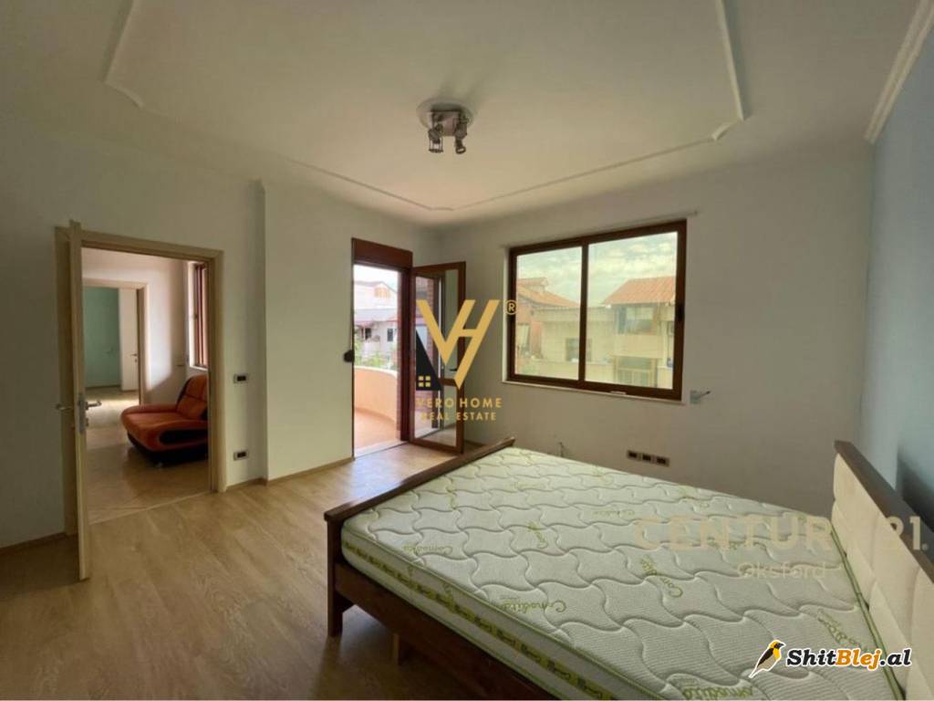 VILE  ME QIRA TE KODRA PRIFTIT 1.300 EUR