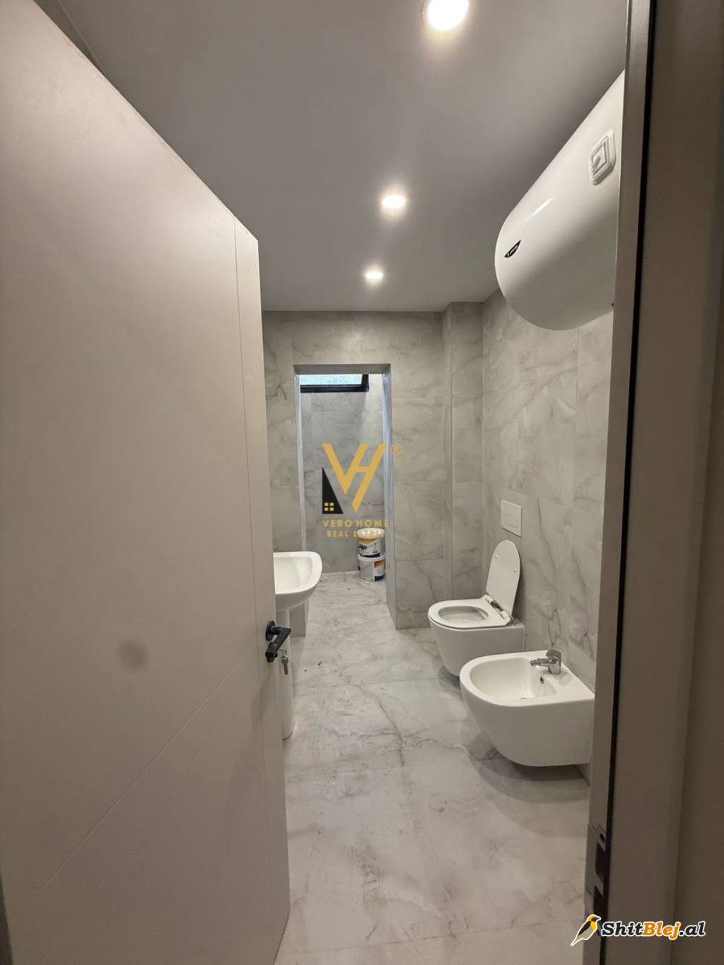 AMBIENT 80 M2 ME QERA NE BLLOK 1.500EURO