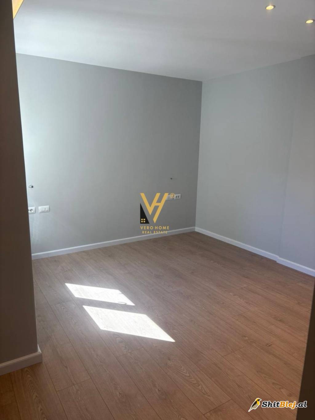  ZYRE 120 M2 KOMUNA 130.000 LEKE