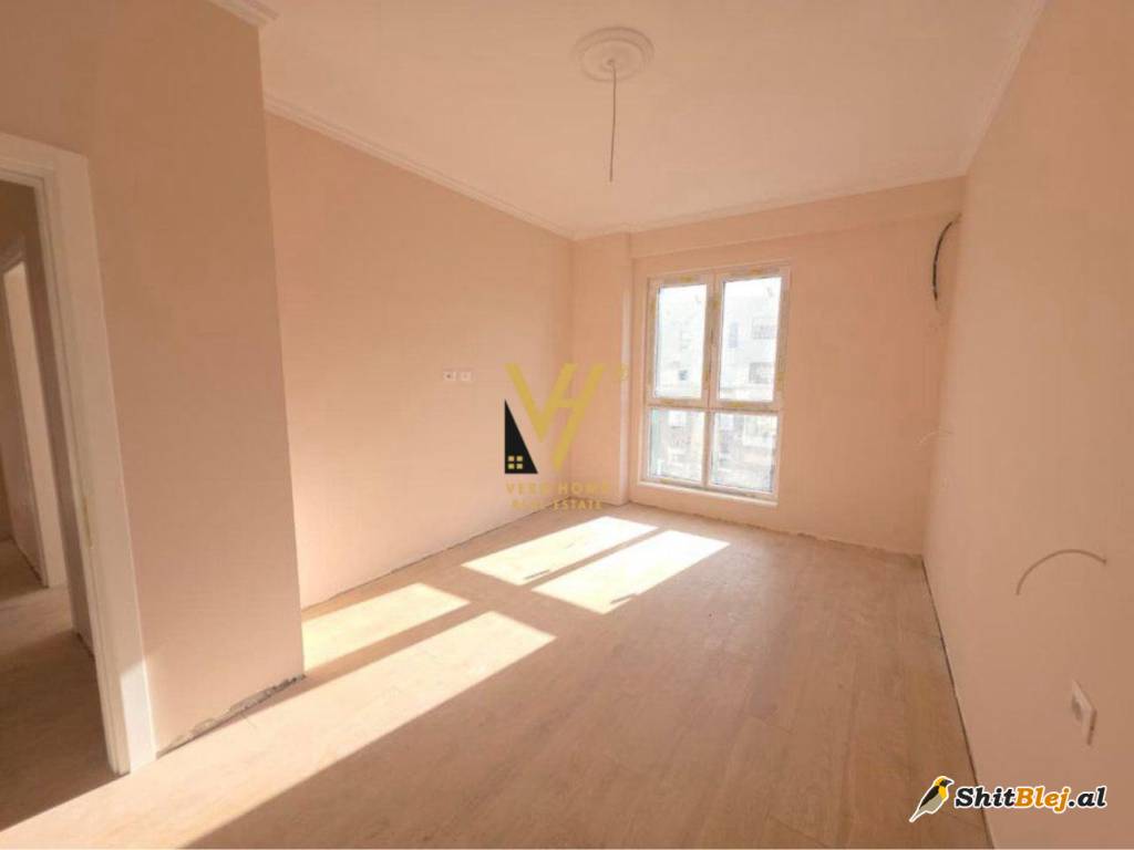  2+1+2 TE KOMUNA E PARISIT 1.100 EURO