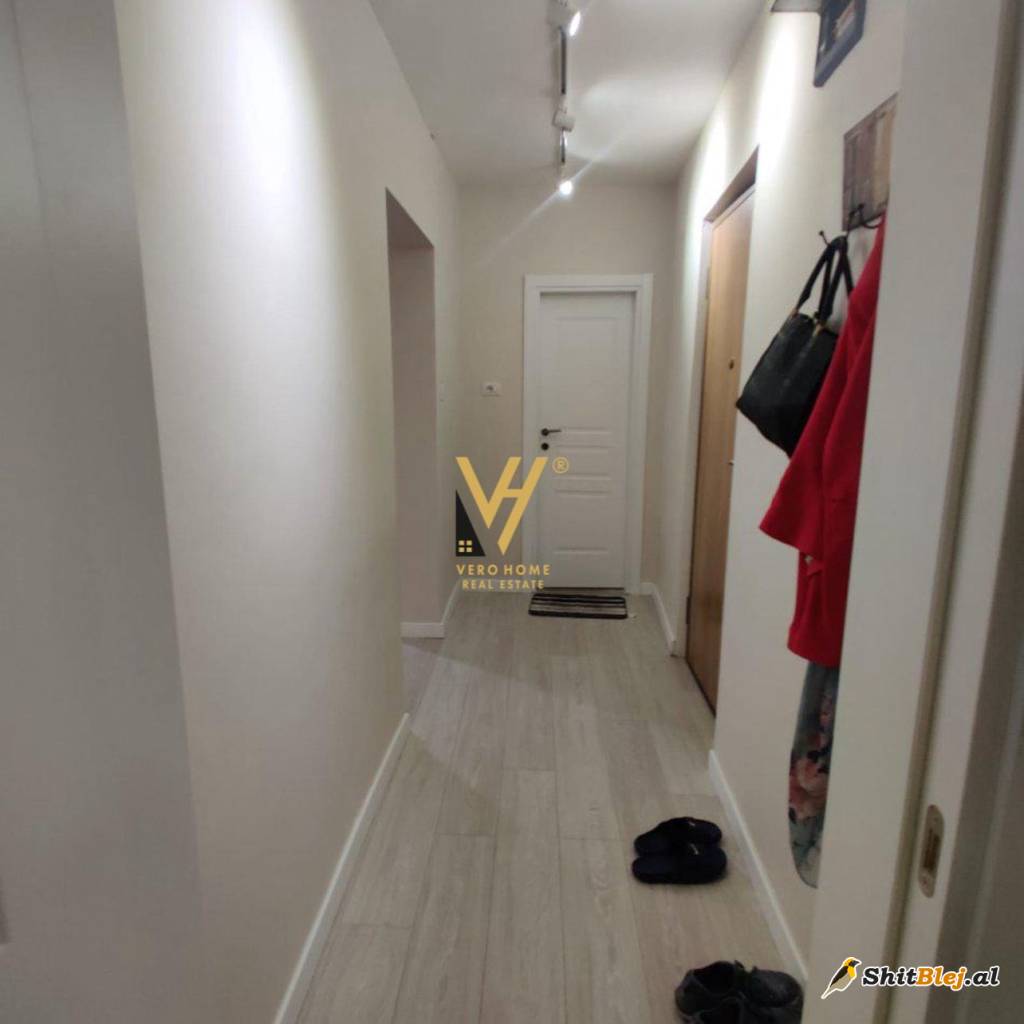 ZYRE 112M2 ME QERA TE RR.KAVAJES 800 EUR
