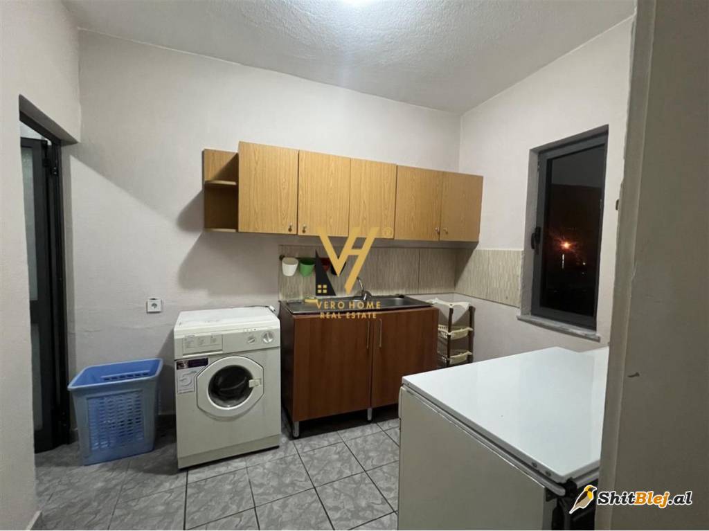 2+1+BLK TE RRUGA BARRIKADAVE 500 EURO