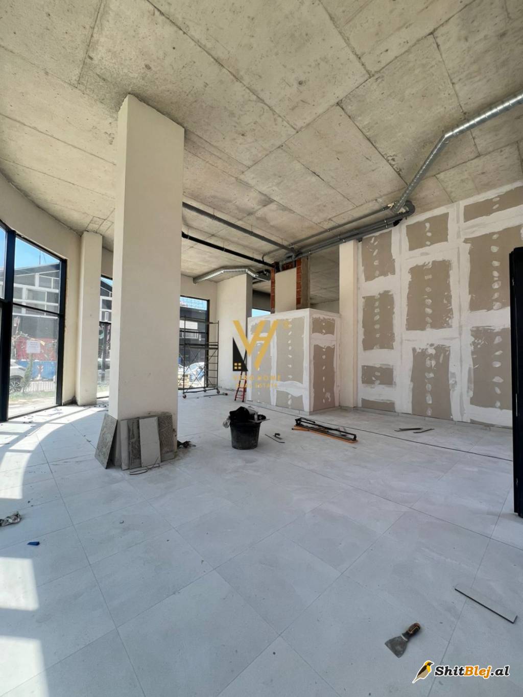 DYQAN 175M2 TE KOMUNA PARISIT 875.000EUR