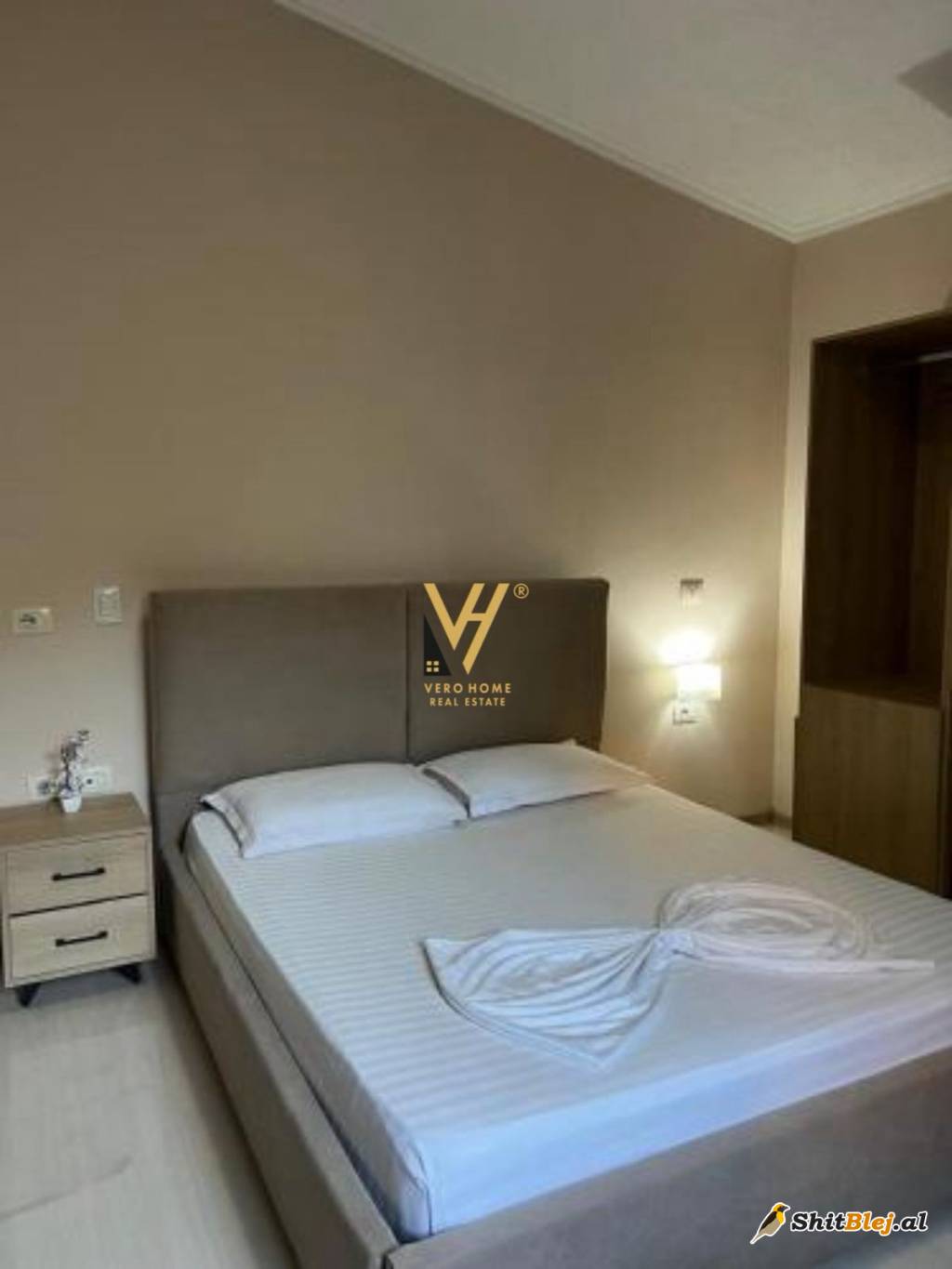 HOTEL TE KOMUNA E PARISIT 2.100.000 EURO