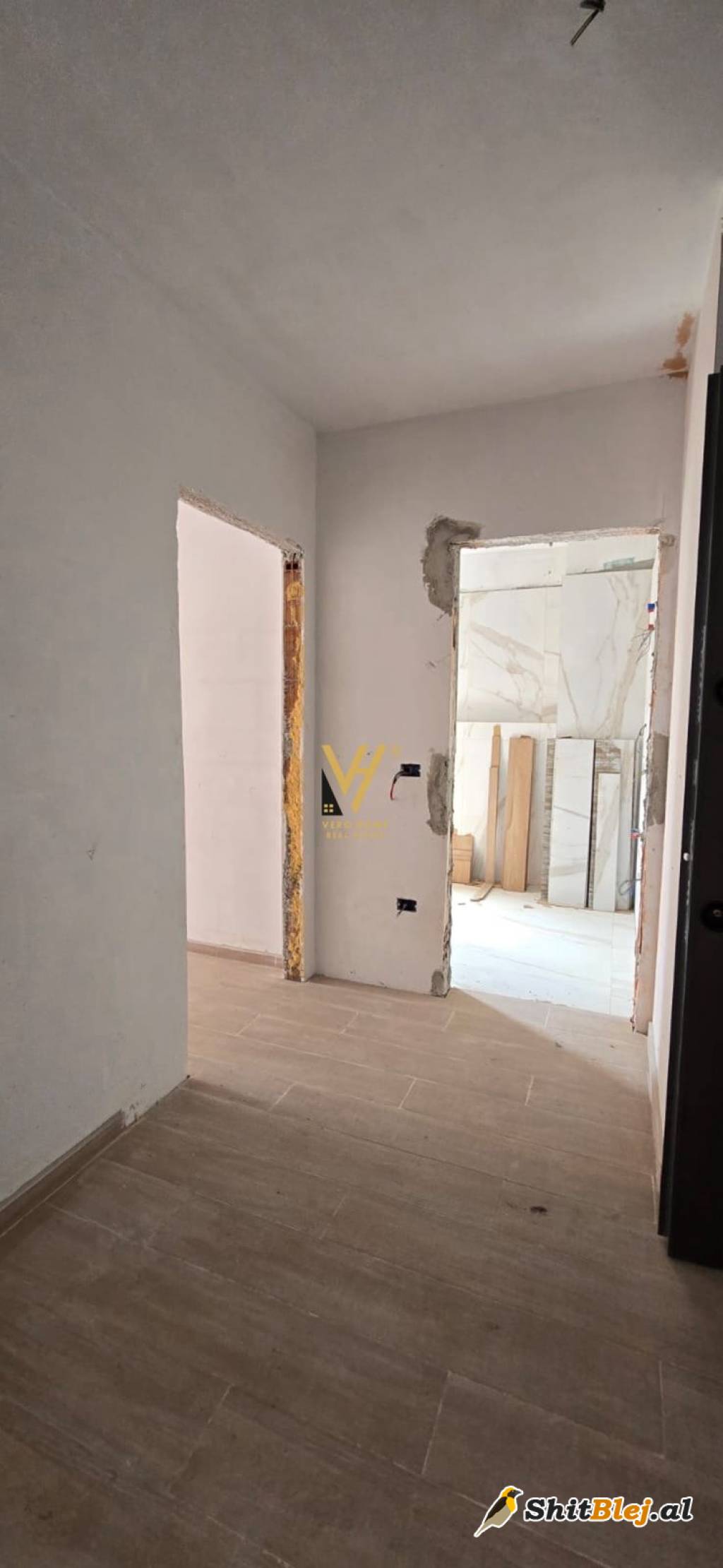 1+1 TE STACIONI I TRENIT 140.000 EURO