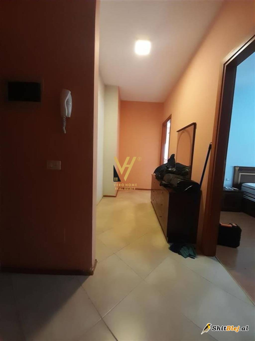ZYRE TE QENDRA KRISTAL 600 EURO