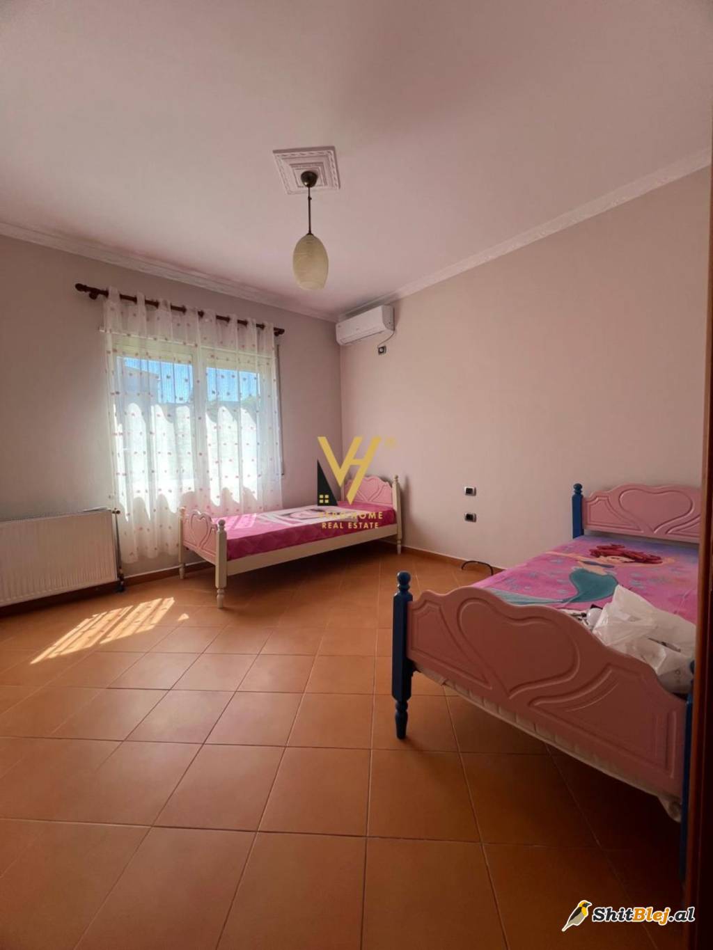 VILE 2 KATE ME QERA NE SELITE 1.200 EURO